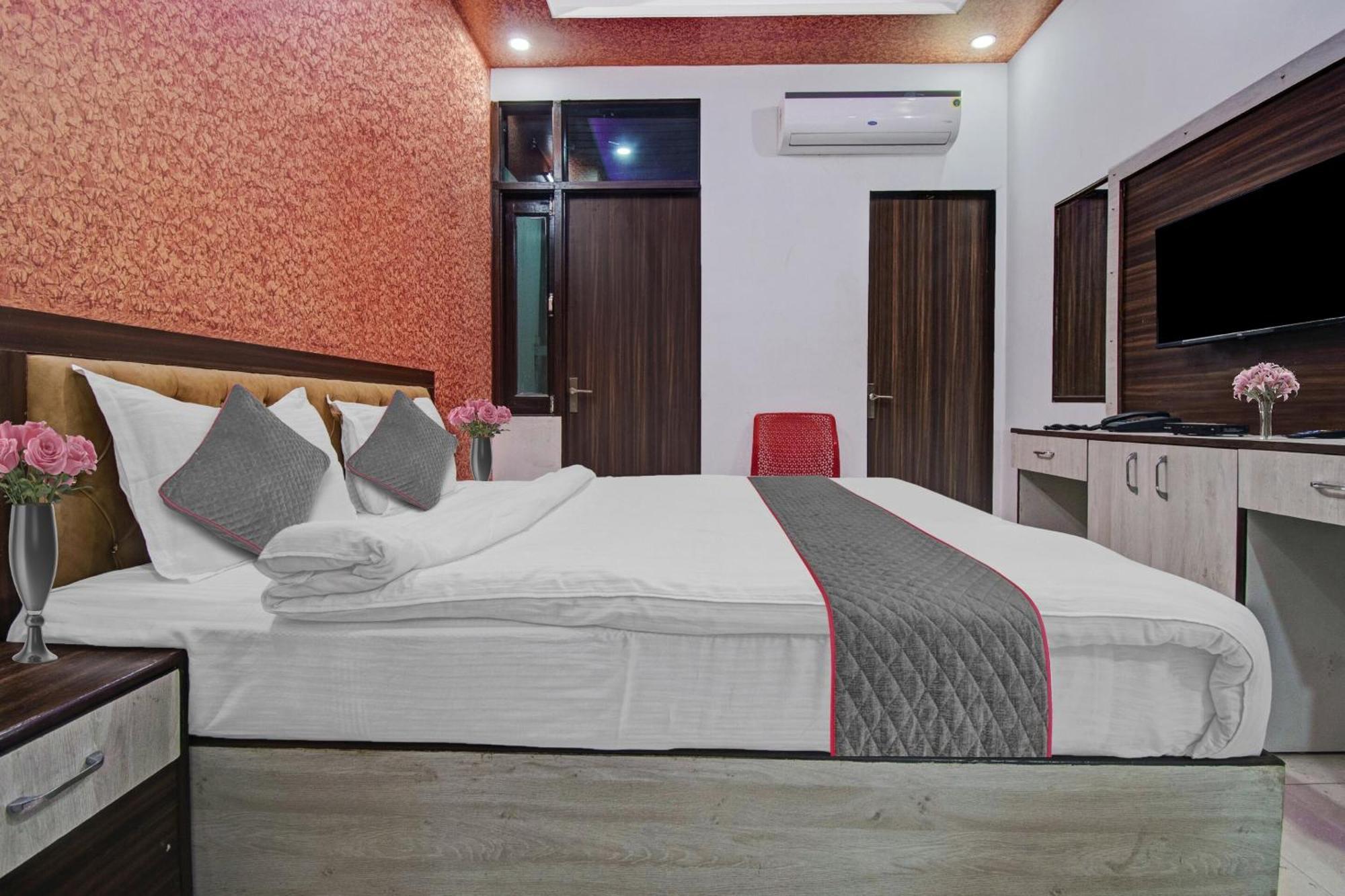 Townhouse The Lotus Hotel Jaipur Bagian luar foto