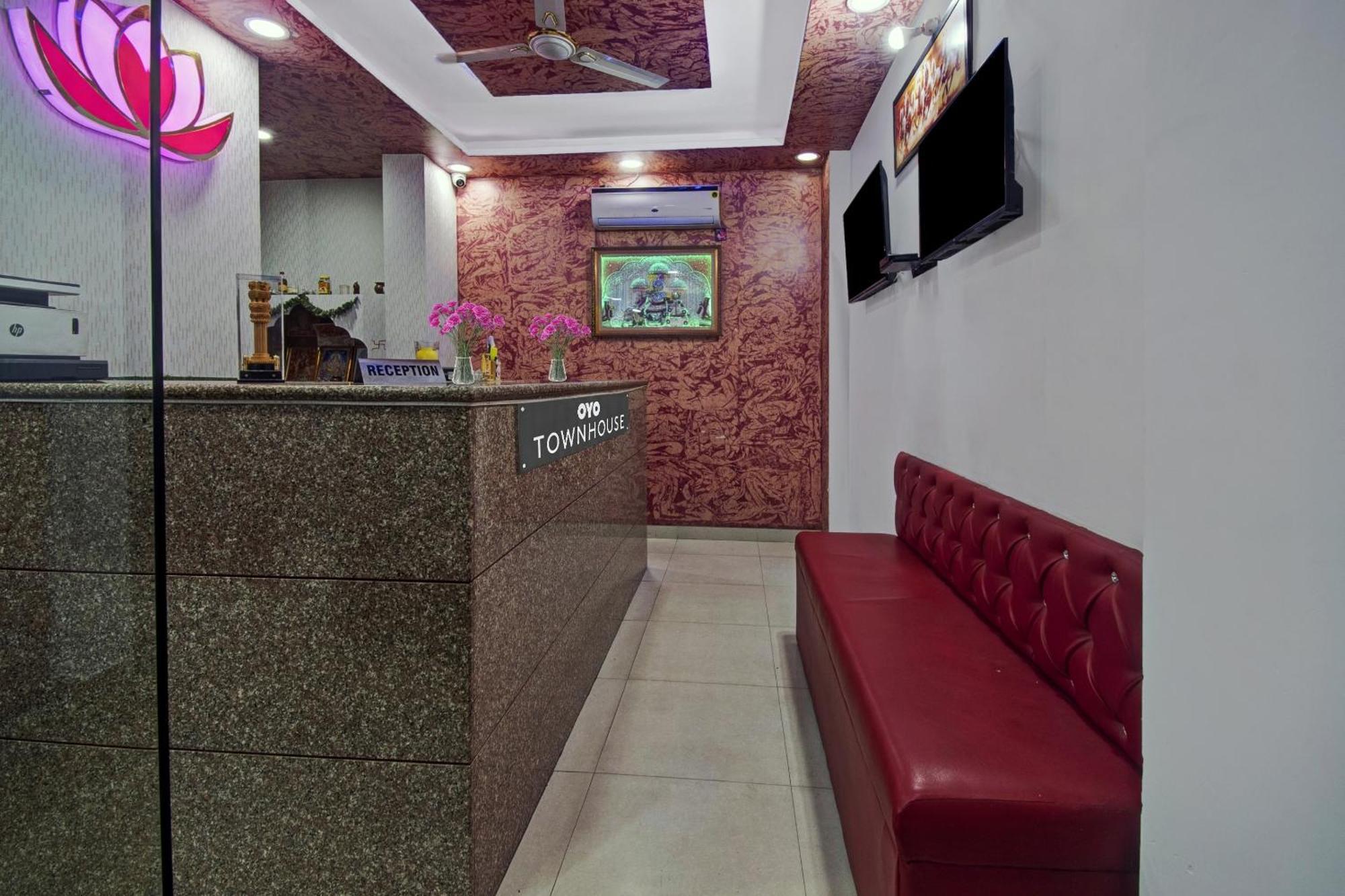 Townhouse The Lotus Hotel Jaipur Bagian luar foto