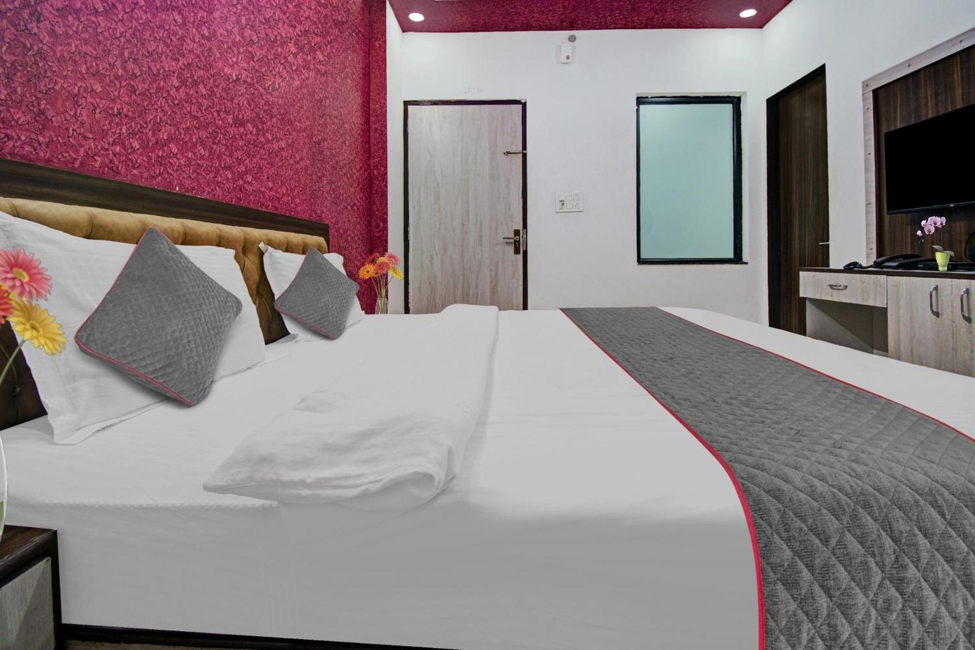 Townhouse The Lotus Hotel Jaipur Bagian luar foto