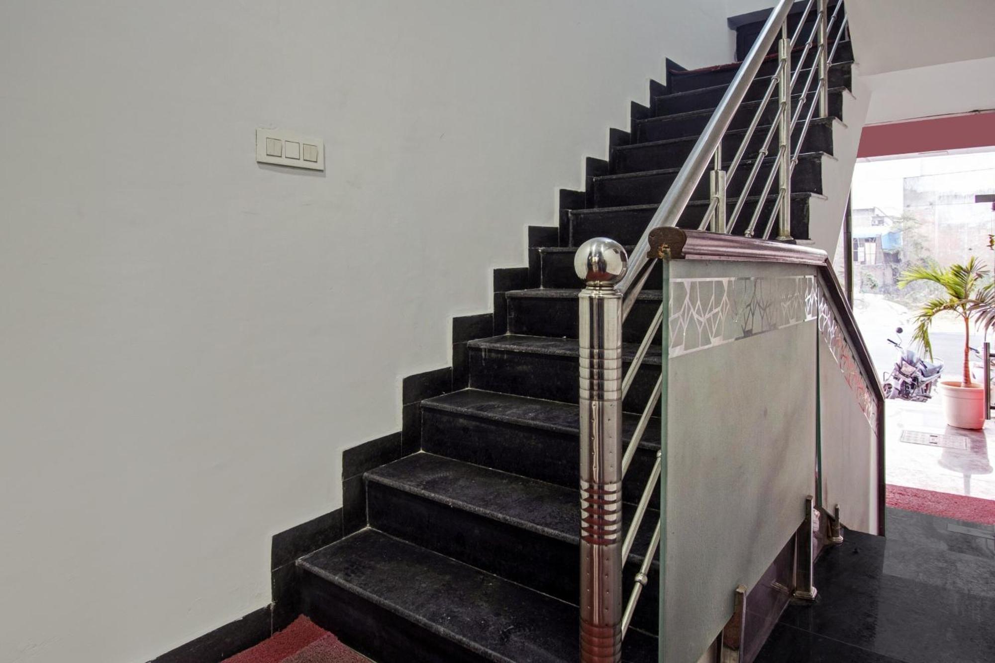 Townhouse The Lotus Hotel Jaipur Bagian luar foto